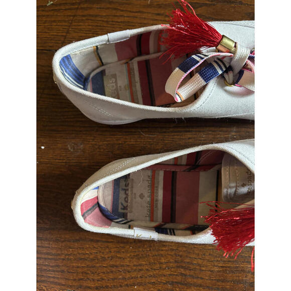 Kate Spade/Keds Women's White Canvas Sneakers w/tassel sz 7 - Picture 4 of 7